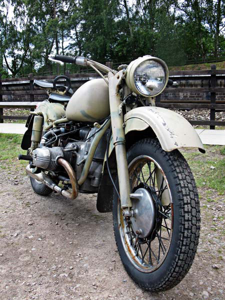 vintage_military_motorcycle_s020202020202